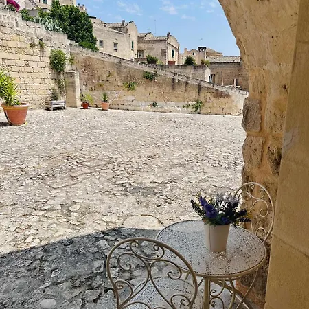 Agora Nei Sassi